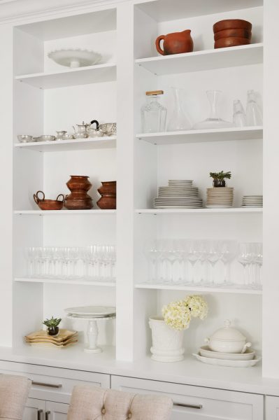 how to style a bookshelf, shelf styling, white built ins, white built in bookshelf