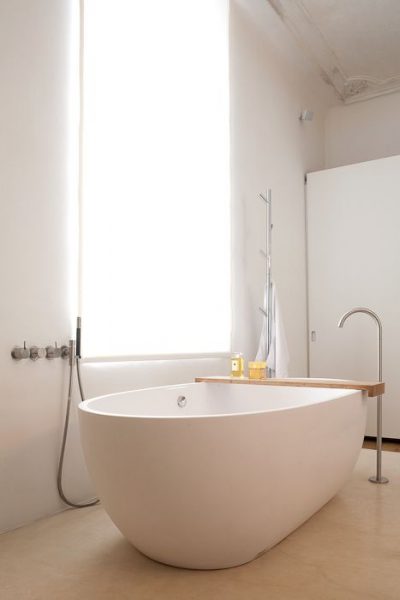 freestanding tub, modern bathtub, modern bathroom, freestanding tub faucet